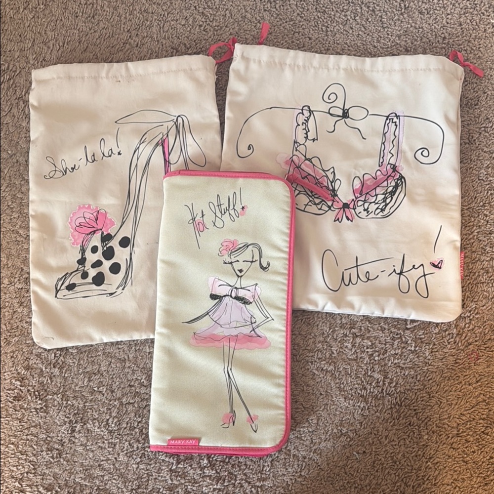 Mary Kay Travel Bag Set with Fashion Illustrations